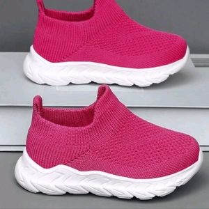 Kid's Lightweight Hot Pink Baby Knit Sneakers sz 19
